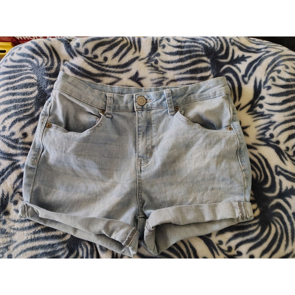 SO High Rise Jegging Denim Shorts Light Wash Blue Cuffed Size 11 Womens